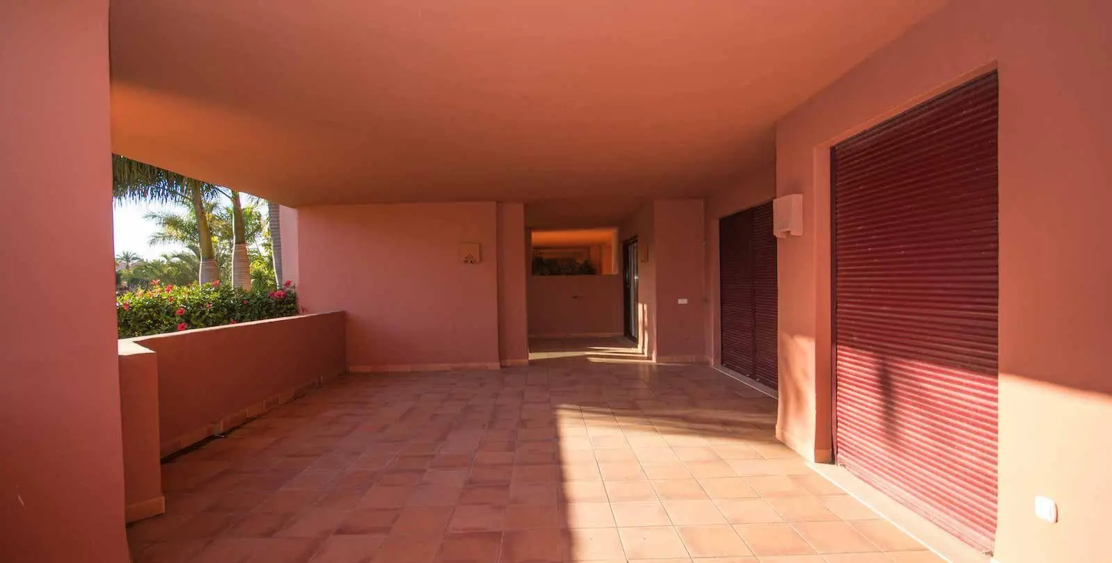 Sale of ground floor apartment in New Golden Mile 18