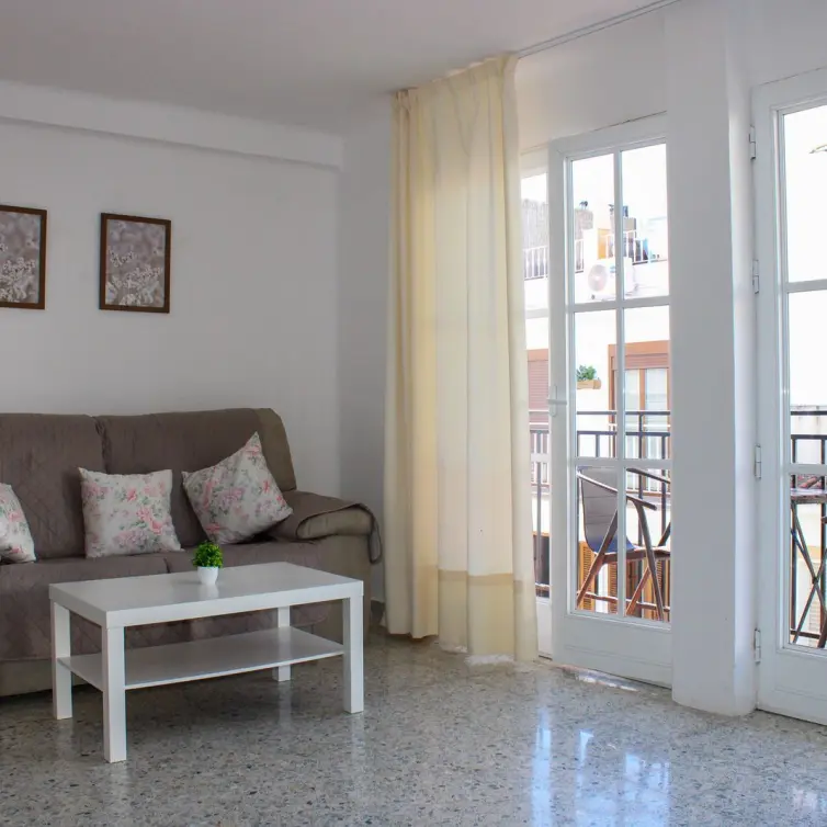 Продажа дома на две семьи в Nerja