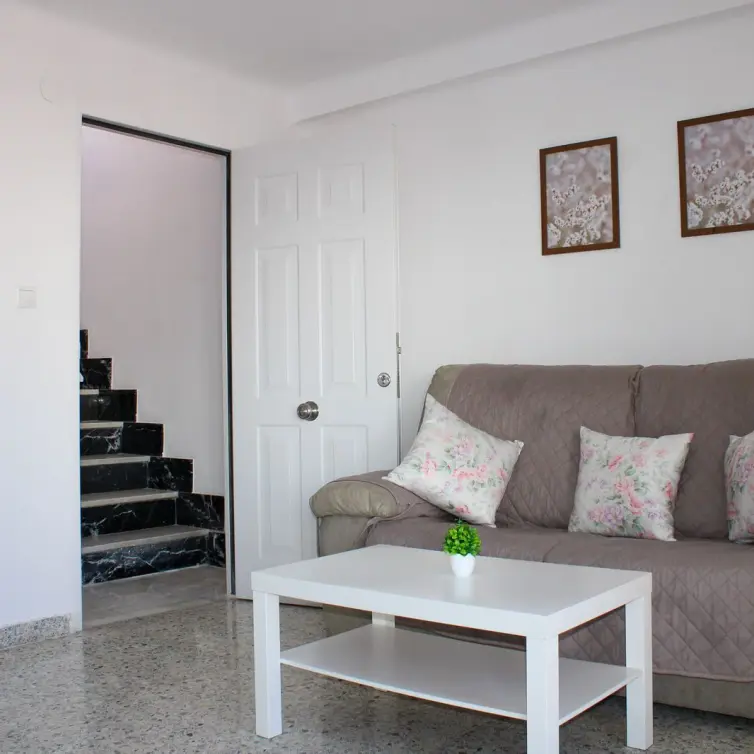 Продажа дома на две семьи в Nerja
