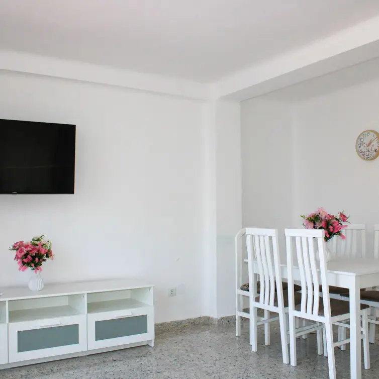 Продажа дома на две семьи в Nerja