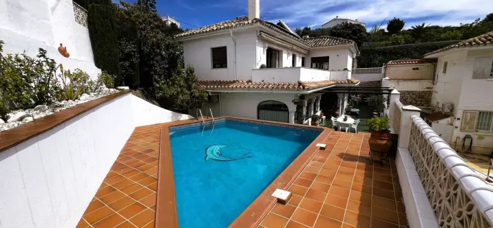 Detached villa R4689322 0