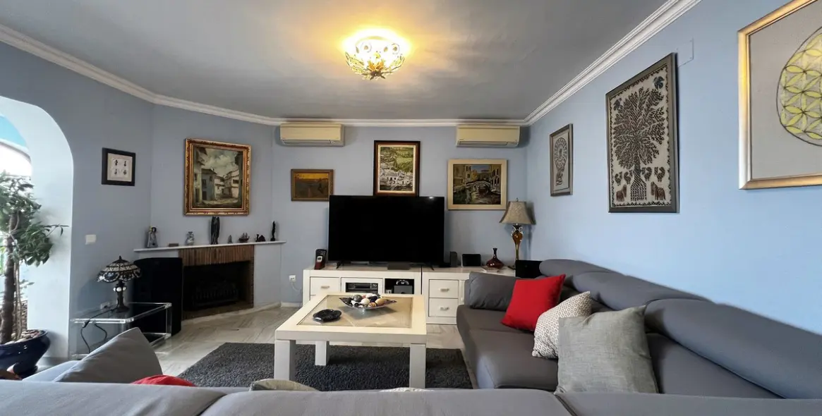 Sale of detached villa in La Capellania 4