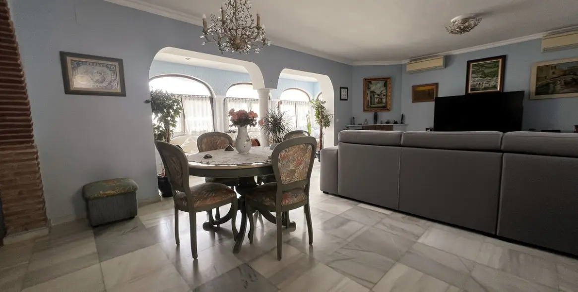 Sale of detached villa in La Capellania 9