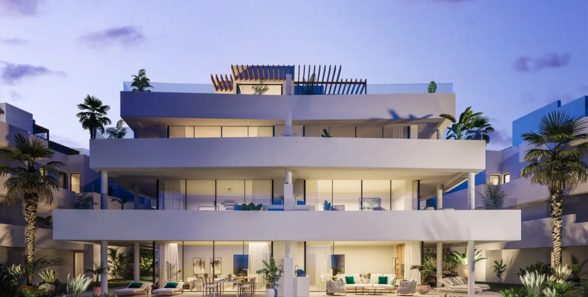 Sale of ground floor apartment in Estepona 1