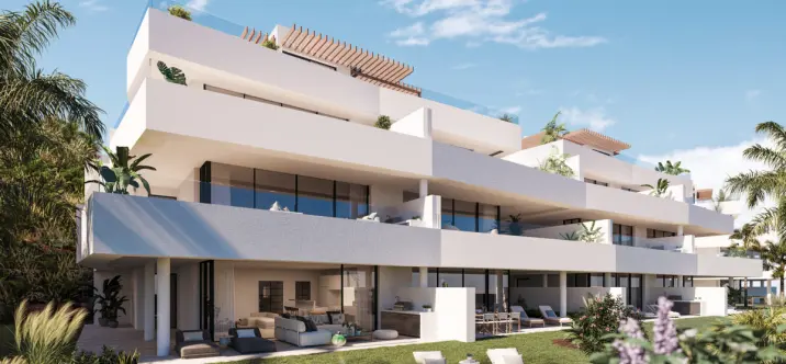 Sale of ground floor apartment in Estepona 2