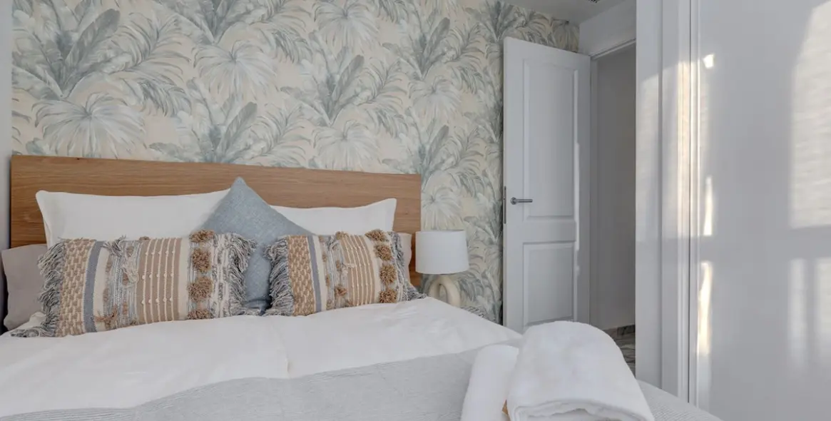 Sale of penthouse in Marbella East (district Bahia De Marbella) 8