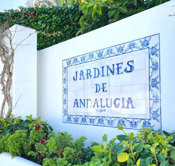 Продажа апартаментов на первом этаже в Nueva Andalucía