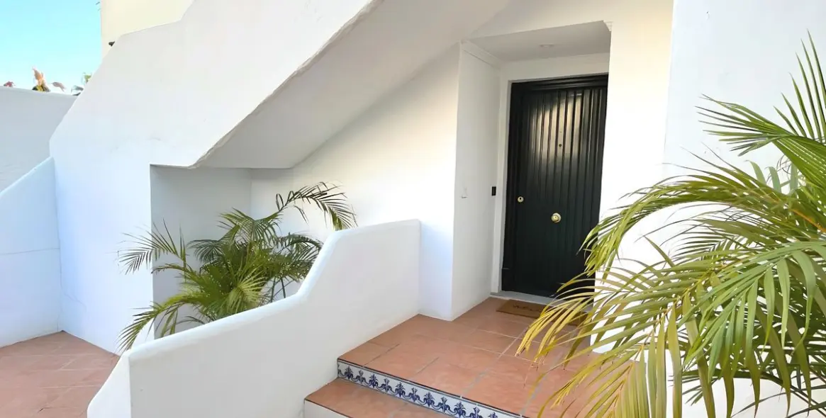 Venta de apartamento en planta baja en Nueva Andalucía 8