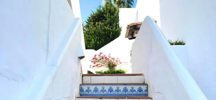 Sale of ground floor apartment in Nueva Andalucía 4