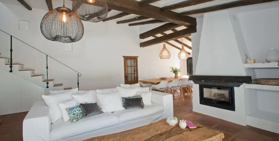 Sale of detached villa in Canillas de Aceituno 11