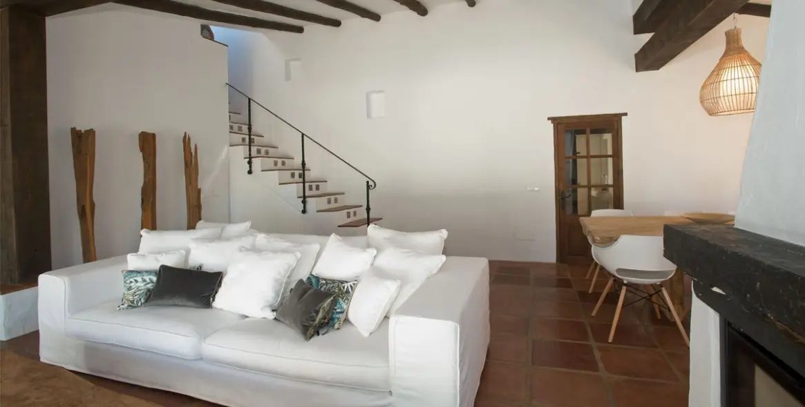 Sale of detached villa in Canillas de Aceituno 12