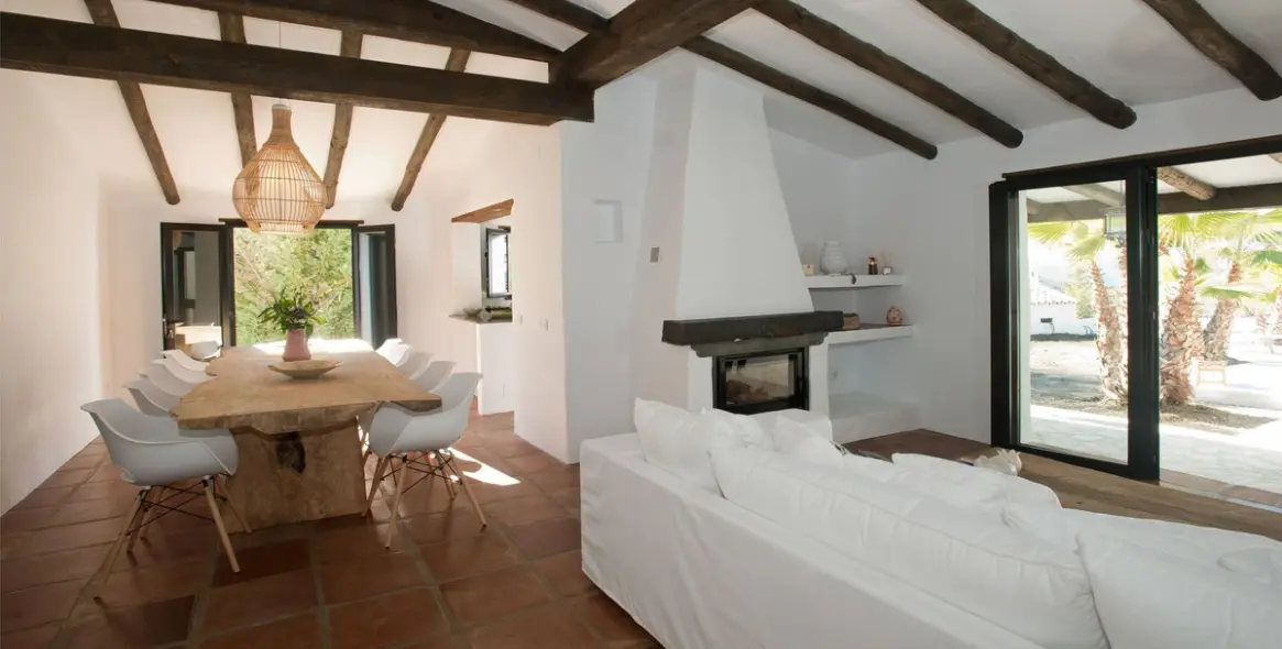 Sale of detached villa in Canillas de Aceituno 13