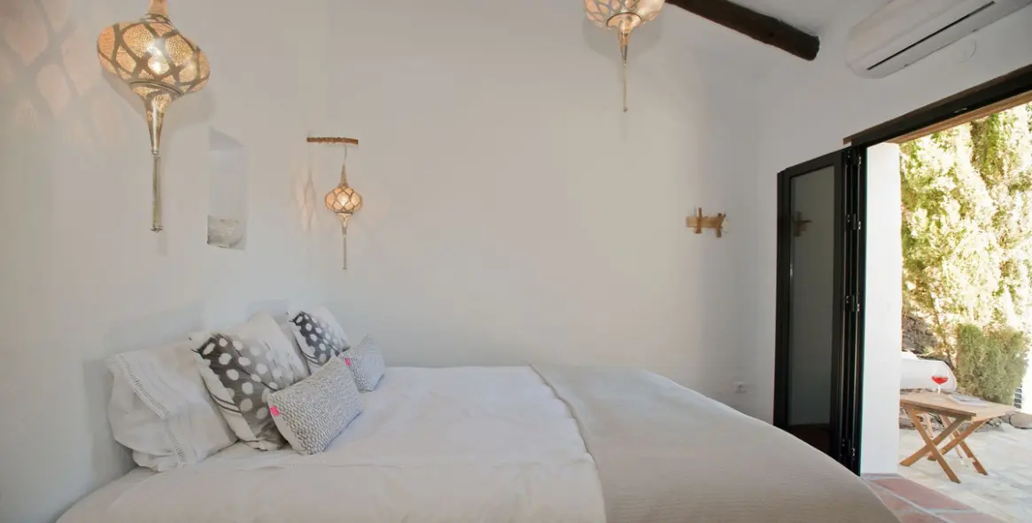 Sale of detached villa in Canillas de Aceituno 16