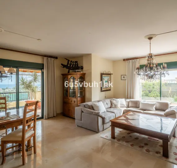 Sale of penthouse in Linda Vista Baja
