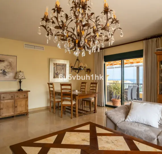 Sale of penthouse in Linda Vista Baja