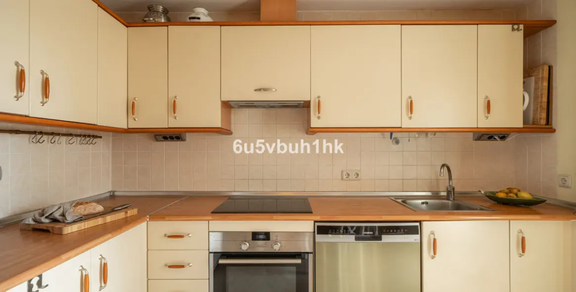 Sale of penthouse in Linda Vista Baja 8