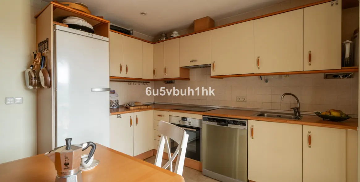 Sale of penthouse in Linda Vista Baja 9