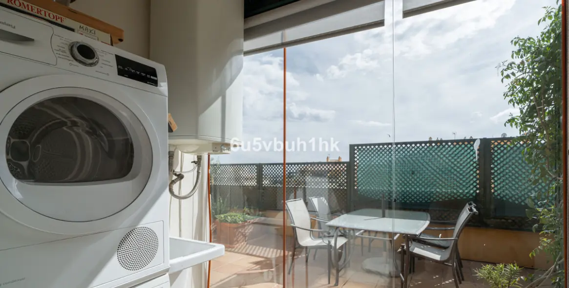 Sale of penthouse in Linda Vista Baja 13