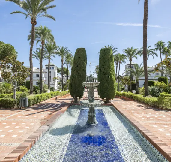 Продажа апартаментов на первом этаже в Estepona