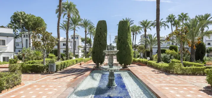 Продажа апартаментов на первом этаже в Estepona 0