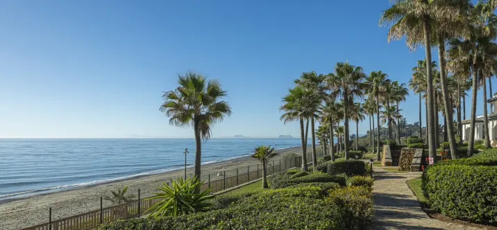 Продажа апартаментов на первом этаже в Estepona 1