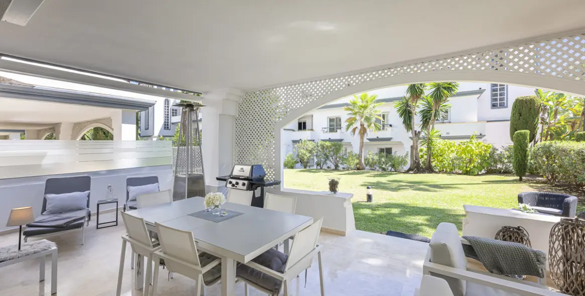 Sale of ground floor apartment in Estepona 4