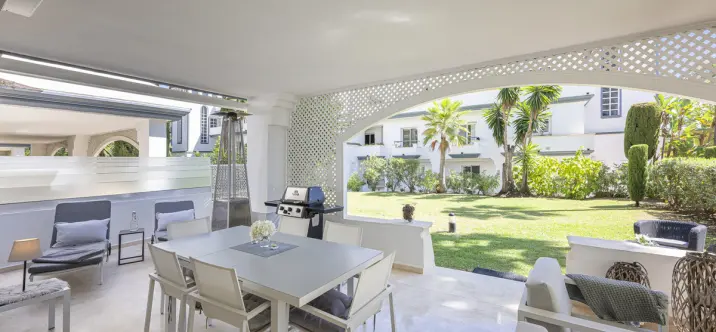 Продажа апартаментов на первом этаже в Estepona 3