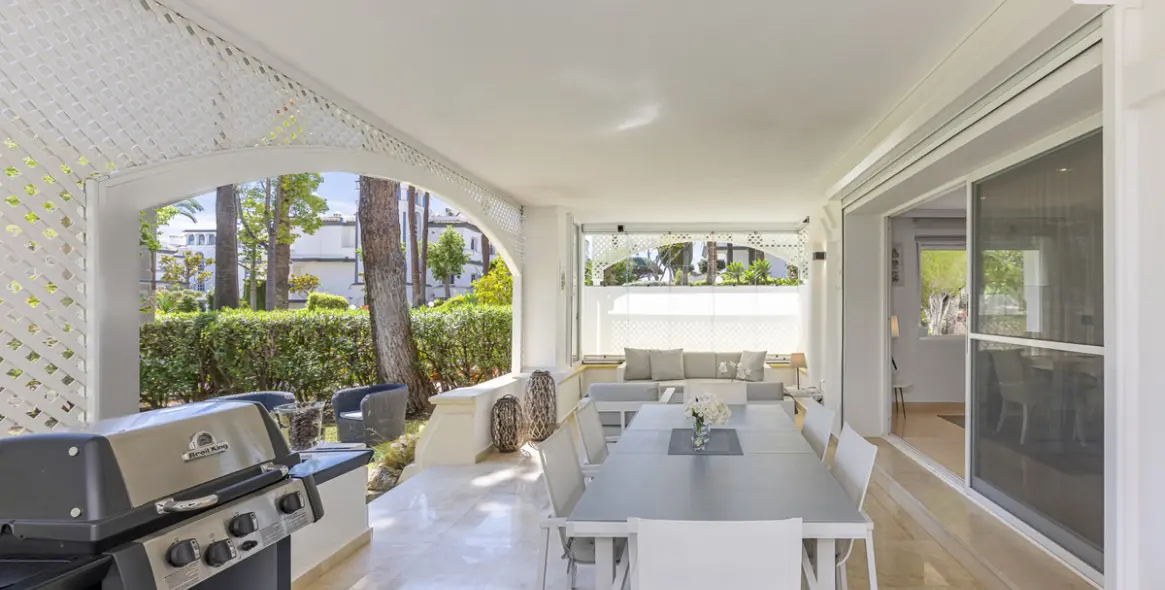 Sale of ground floor apartment in Estepona 6