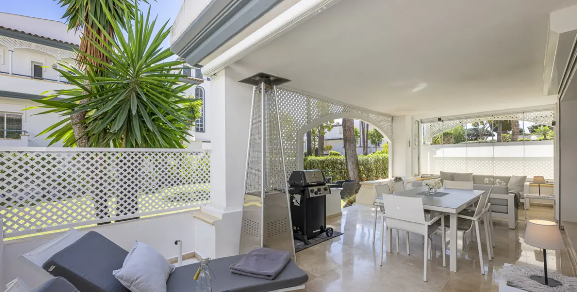 Sale of ground floor apartment in Estepona 7