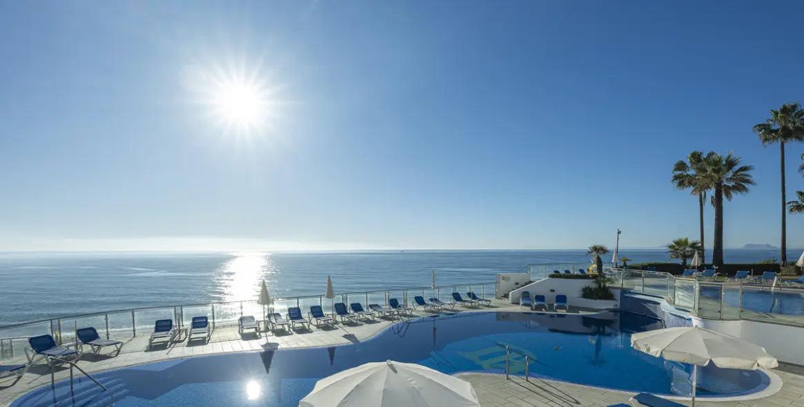 Sale of ground floor apartment in Estepona 13