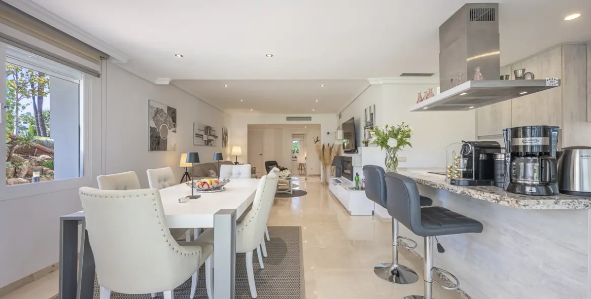 Sale of ground floor apartment in Estepona 19