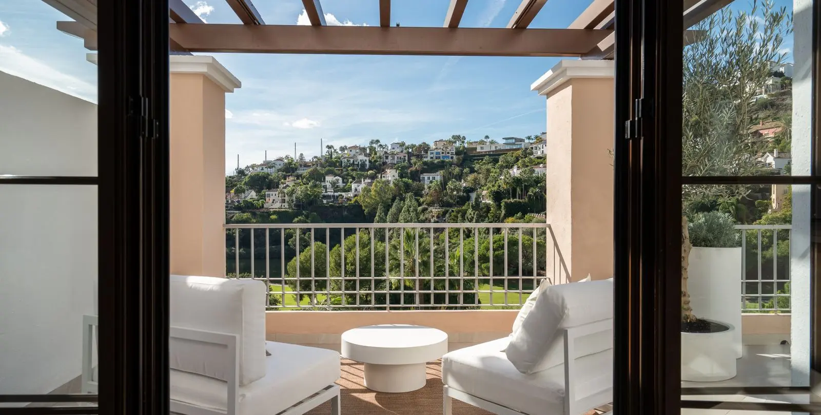 Sale of penthouse in Los Arqueros 2