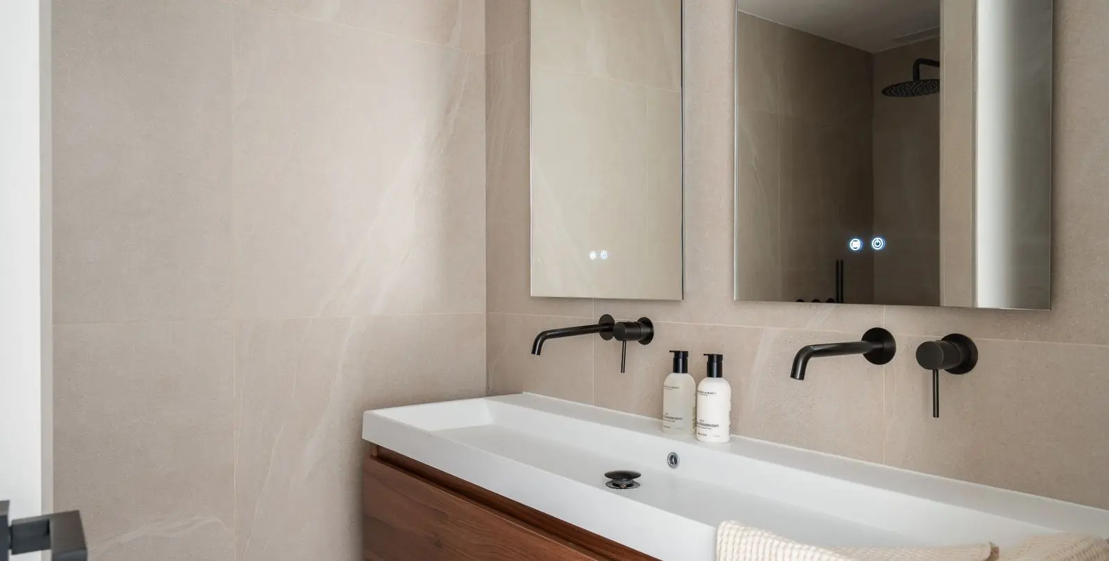 Sale of penthouse in Los Arqueros 17