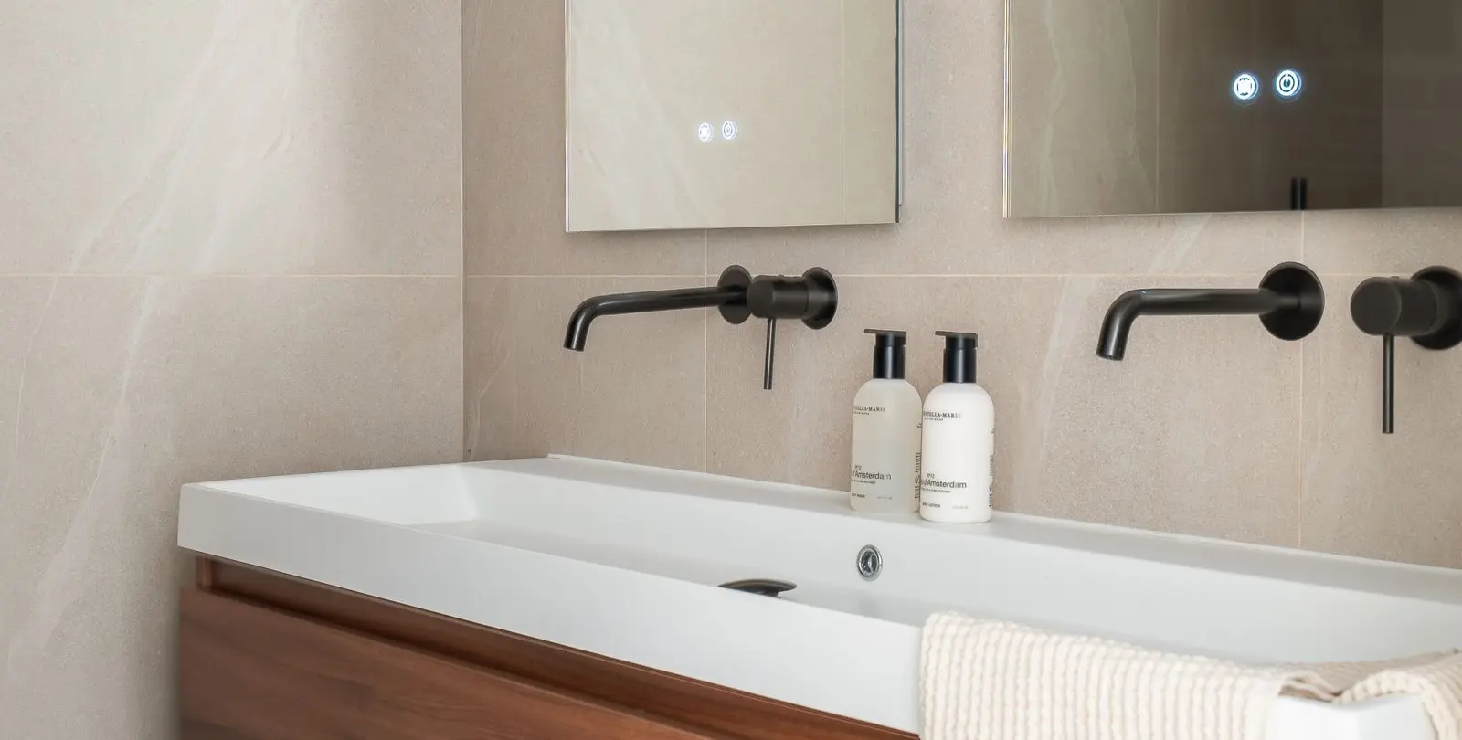Sale of penthouse in Los Arqueros 22