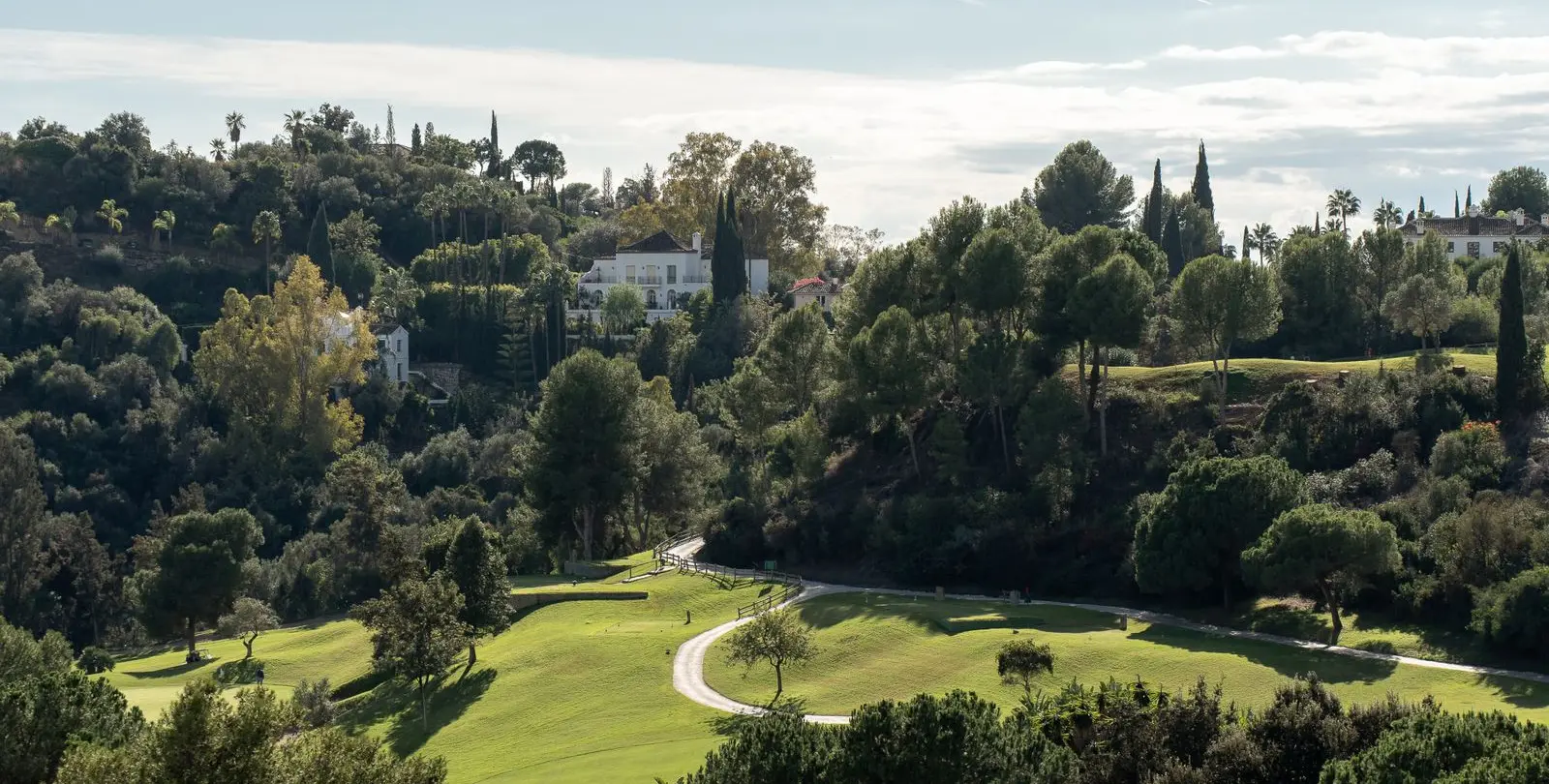 Sale of penthouse in Los Arqueros 35