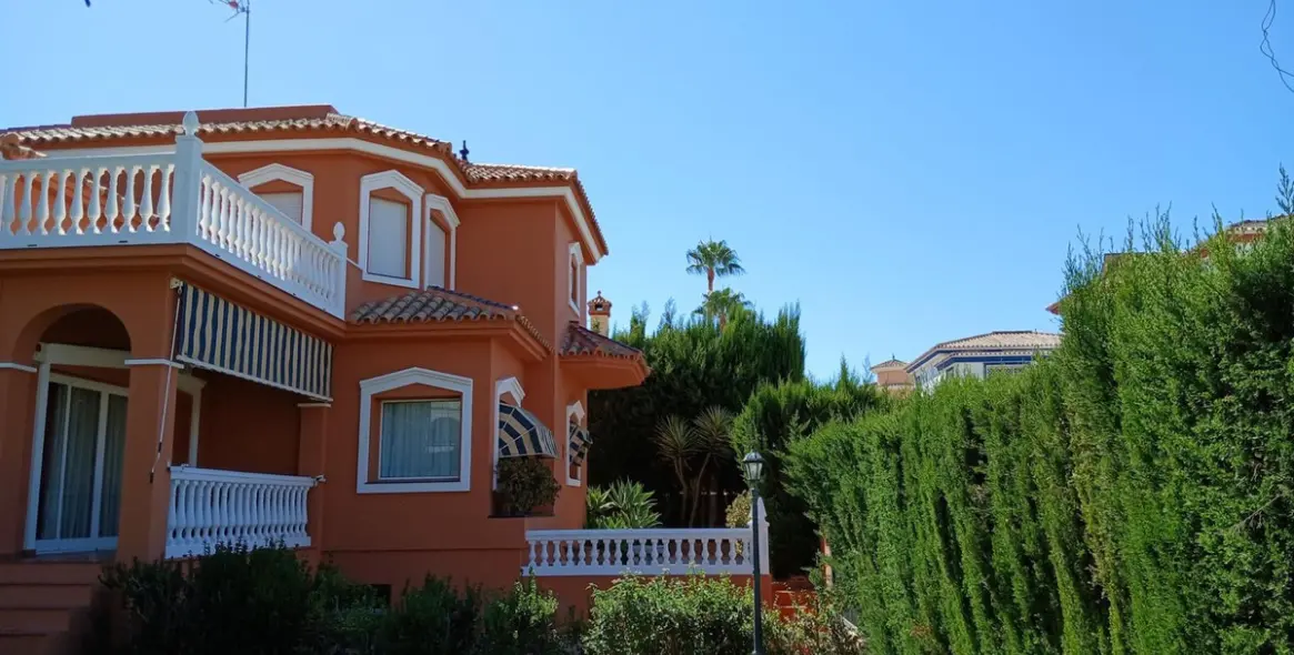Sale of detached villa in Mijas 2