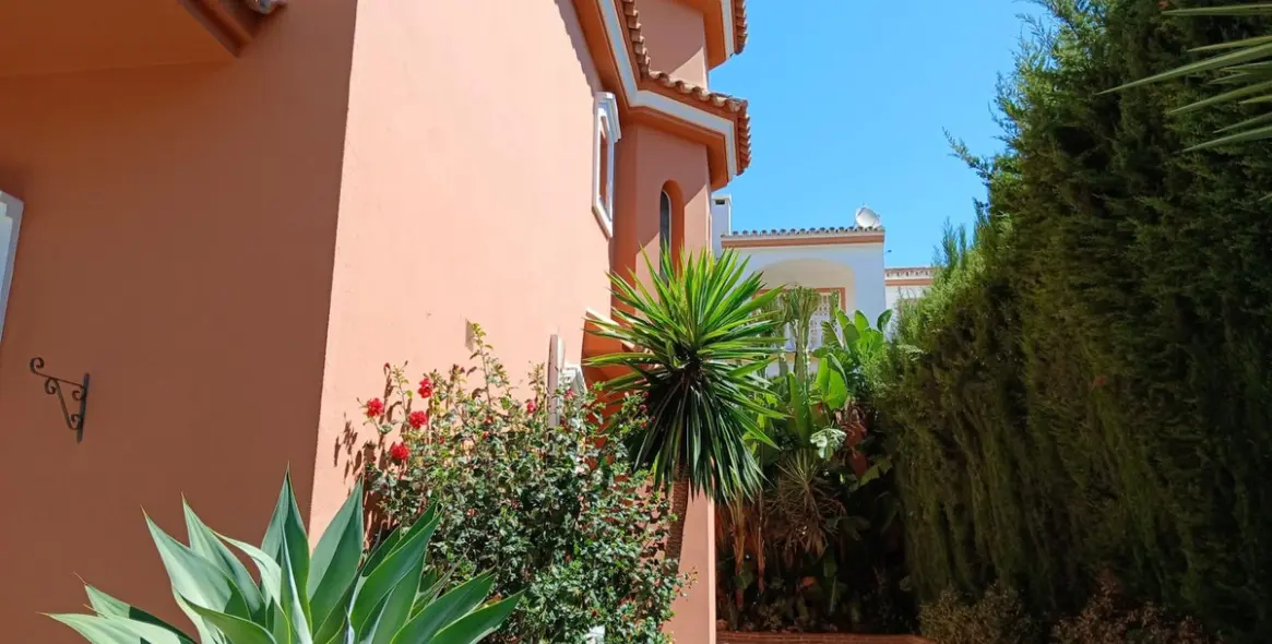 Sale of detached villa in Mijas 18