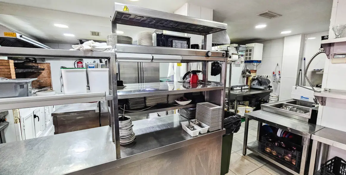 Продажа ресторана в La Duquesa 6