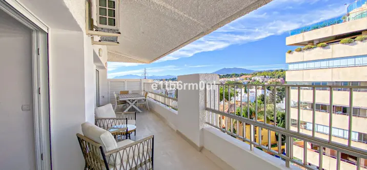 Sale of penthouse in The Golden Mile 0