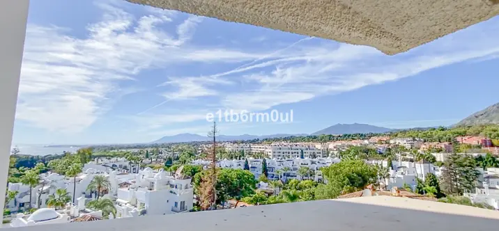 Sale of penthouse in The Golden Mile 3