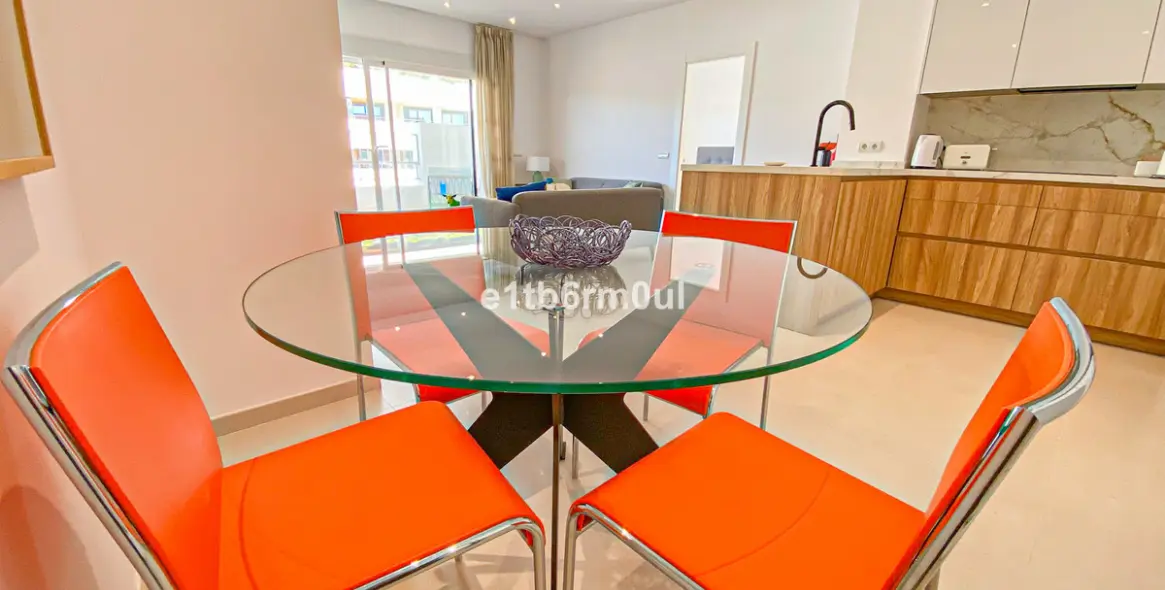 Продажа пентхауса в The Golden Mile 11