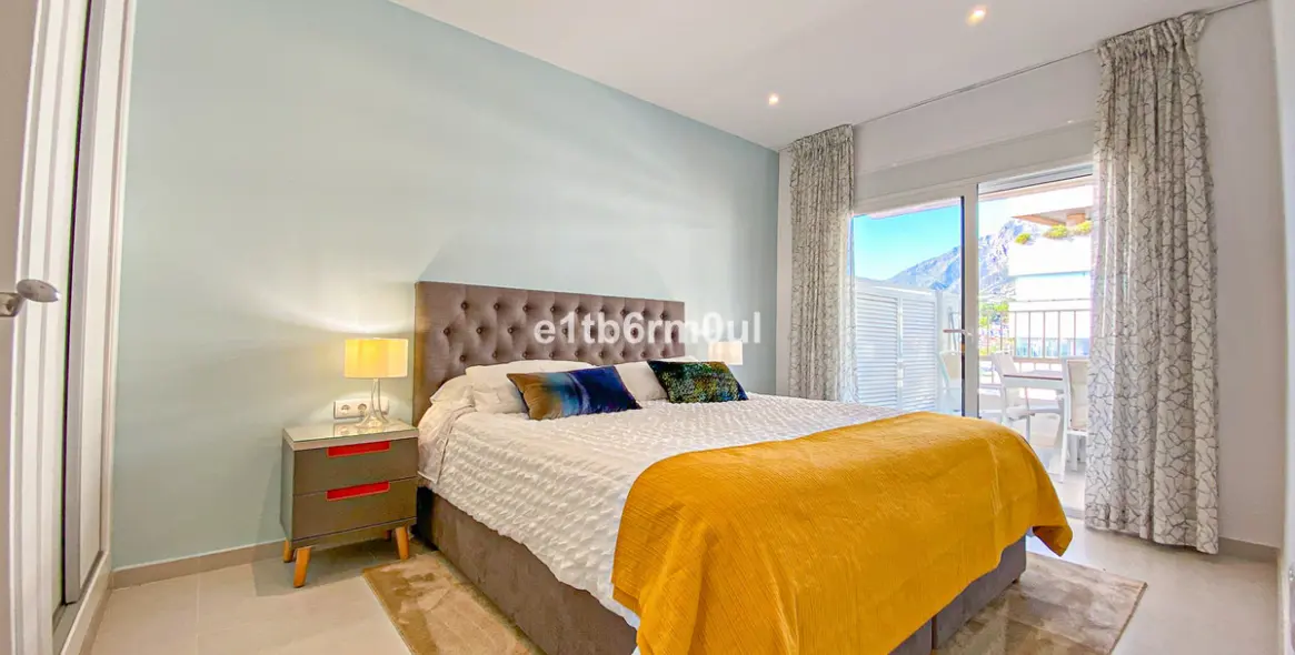 Продажа пентхауса в The Golden Mile 12