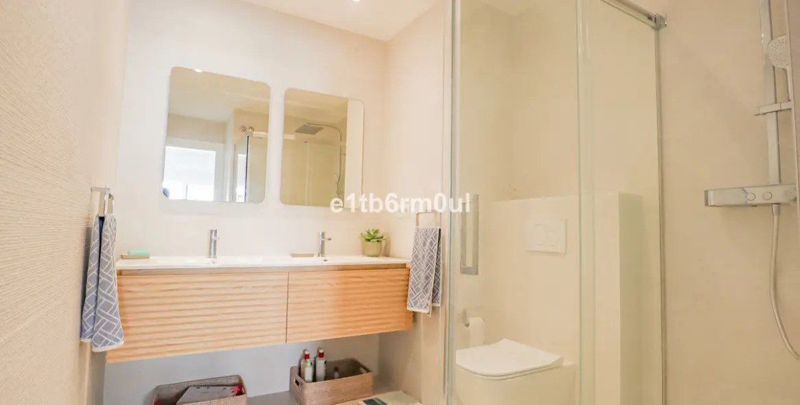 Продажа пентхауса в The Golden Mile 13