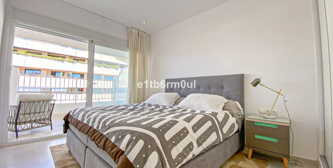 Продажа пентхауса в The Golden Mile 14