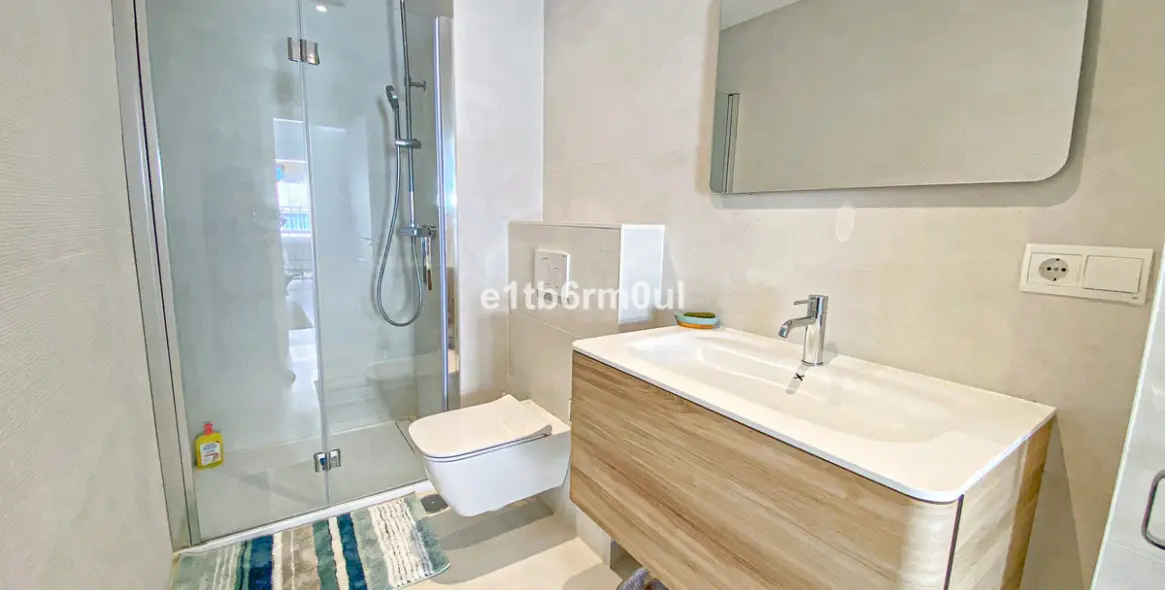 Продажа пентхауса в The Golden Mile 16