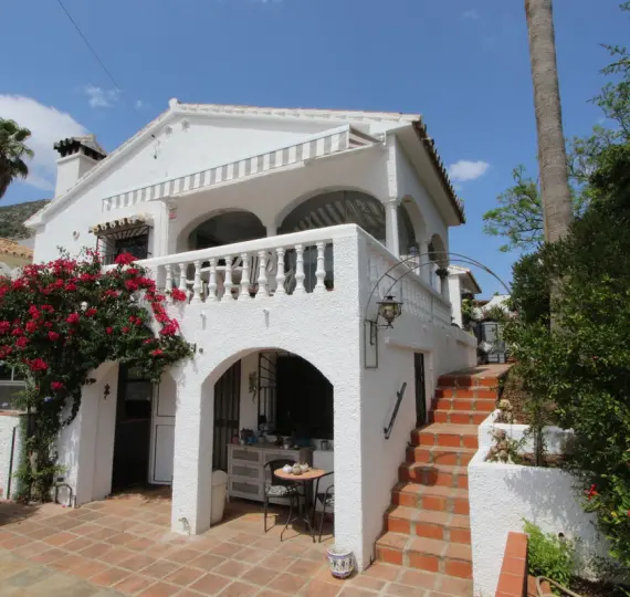 Detached villa R5078308
