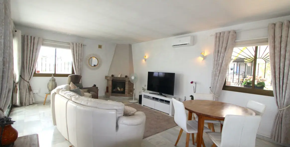 Sale of detached villa in La Capellania 3