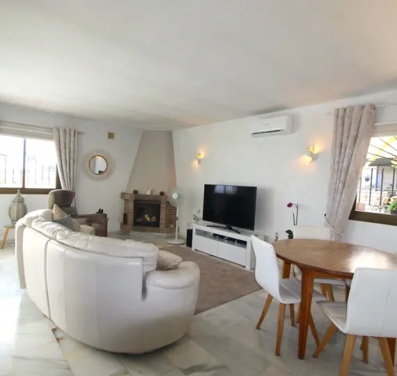 Detached villa R5078308