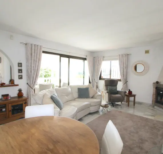 Detached villa R5078308