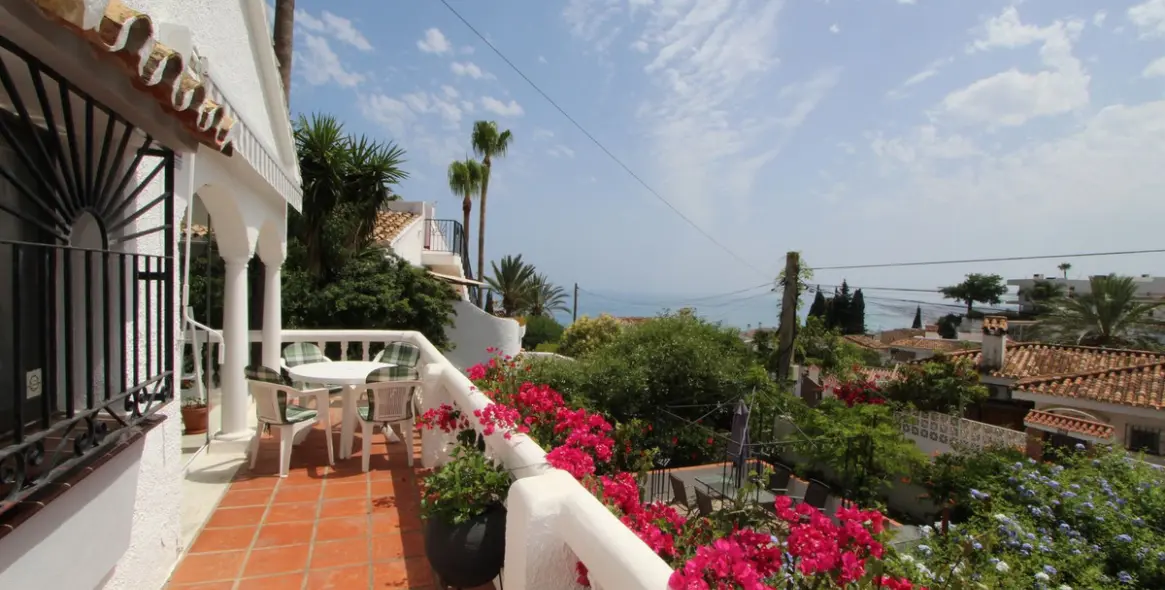 Sale of detached villa in La Capellania 7